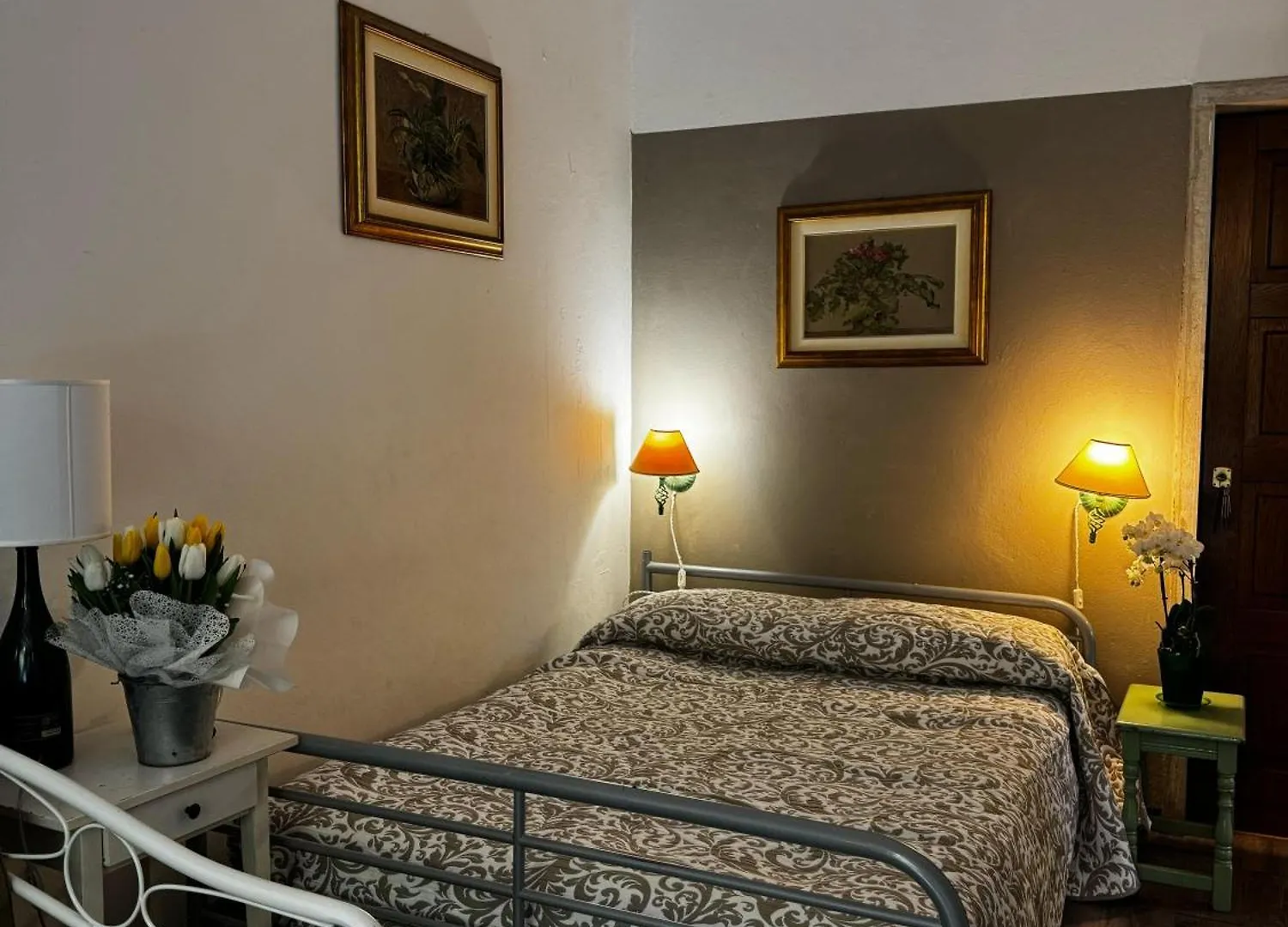 Wonderful Lake View Apartments With Pool With Breakfast Gardasee Torri Del Benaco