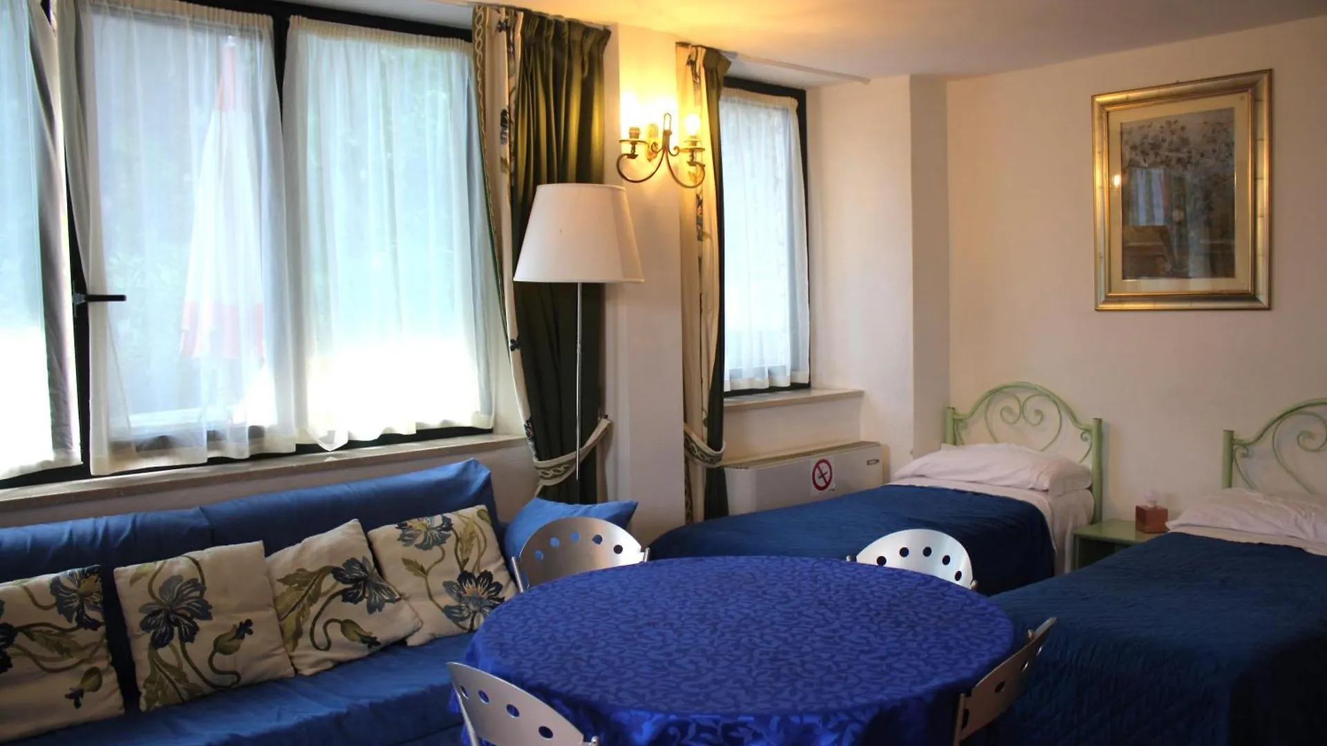 Wonderful Lake View Apartments With Pool With Breakfast Gardasee Torri Del Benaco
