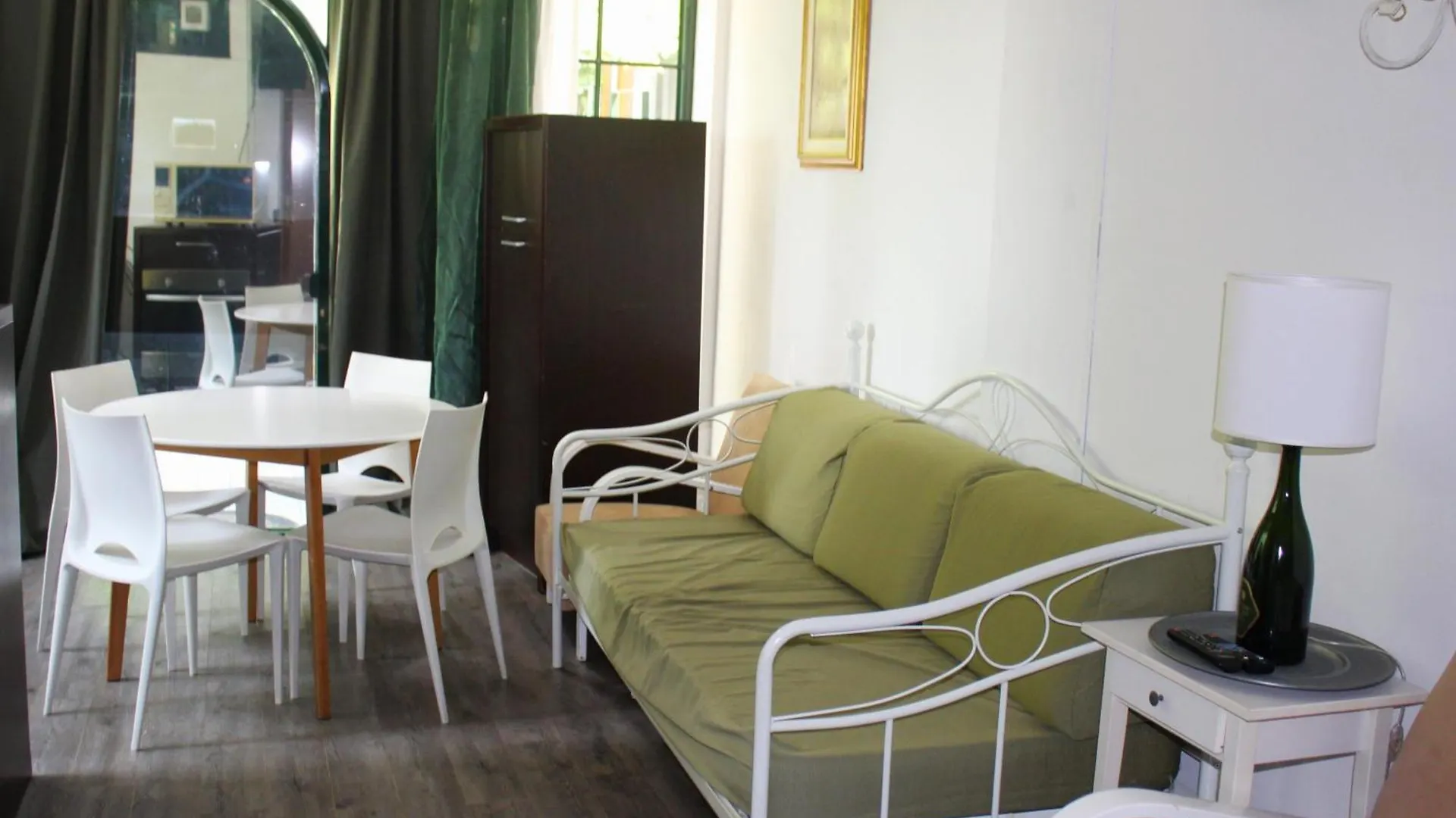 Wonderful Lake View Apartments With Pool With Breakfast Gardasee Torri Del Benaco