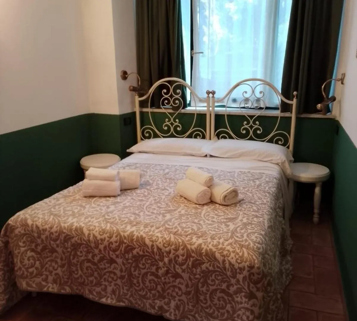 Wonderful Lake View Apartments With Pool With Breakfast Gardasee Torri Del Benaco 0*,  Italien