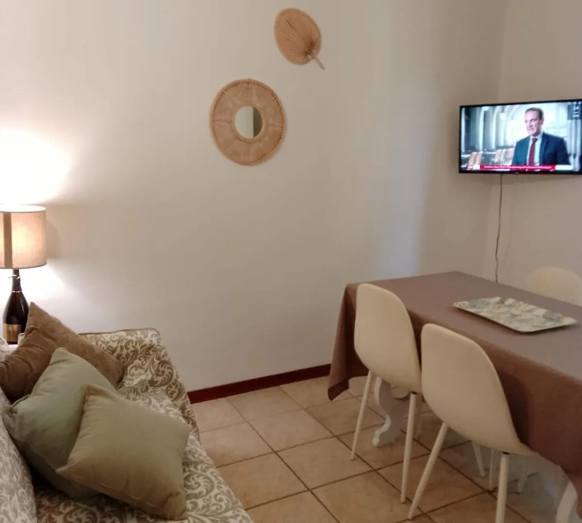 Wonderful Lake View Apartments With Pool With Breakfast Gardasee Torri Del Benaco
