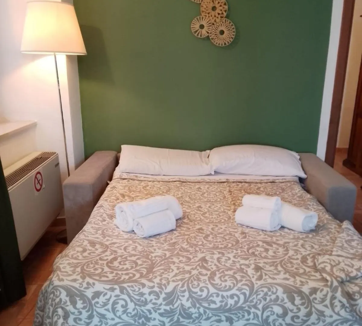 Wonderful Lake View Apartments With Pool With Breakfast Gardasee Torri Del Benaco Italien
