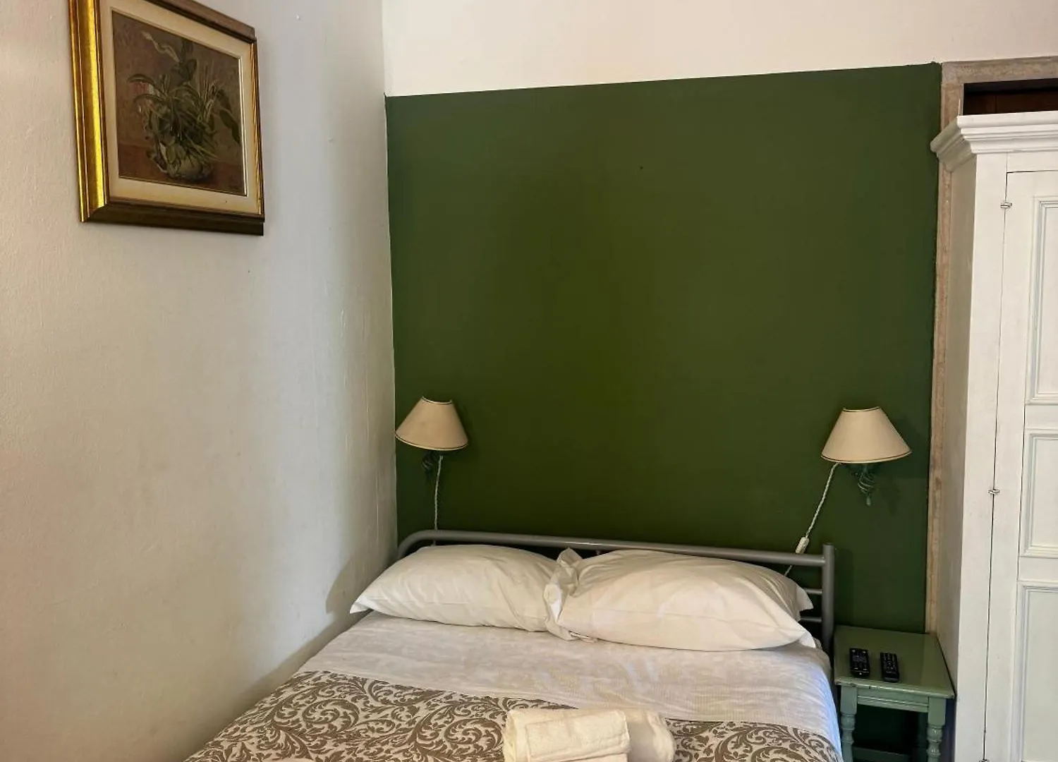 Wonderful Lake View Apartments With Pool With Breakfast Gardasee Torri Del Benaco