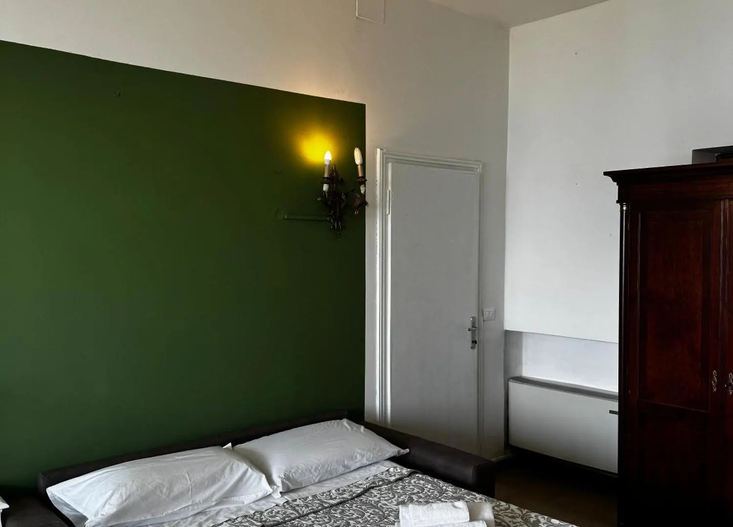 Wonderful Lake View Apartments With Pool With Breakfast Gardasee Torri Del Benaco Italien