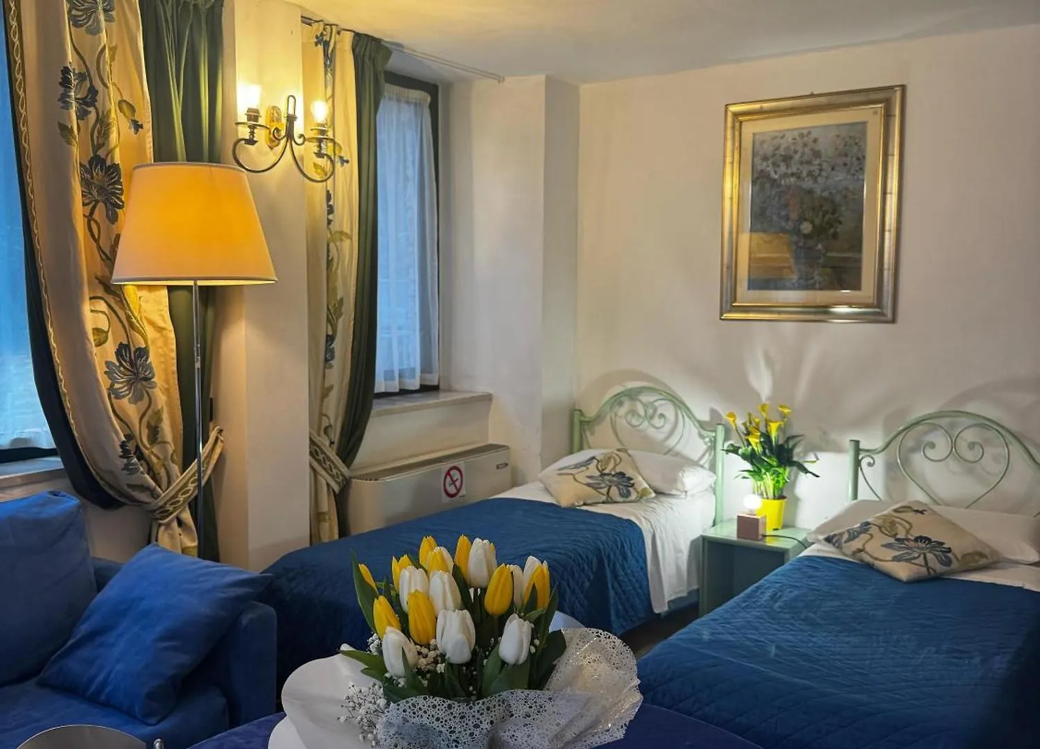 Wonderful Lake View Apartments With Pool With Breakfast Gardasee Torri Del Benaco