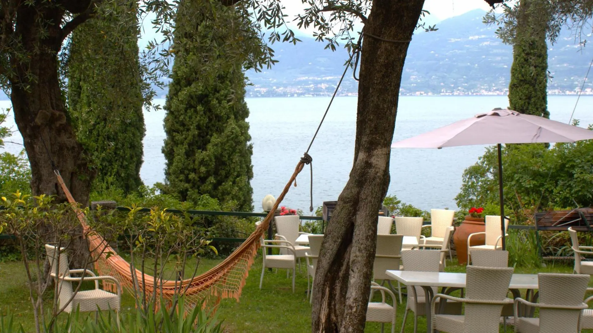 Wonderful Lake View Apartments With Pool With Breakfast Gardasee Torri Del Benaco