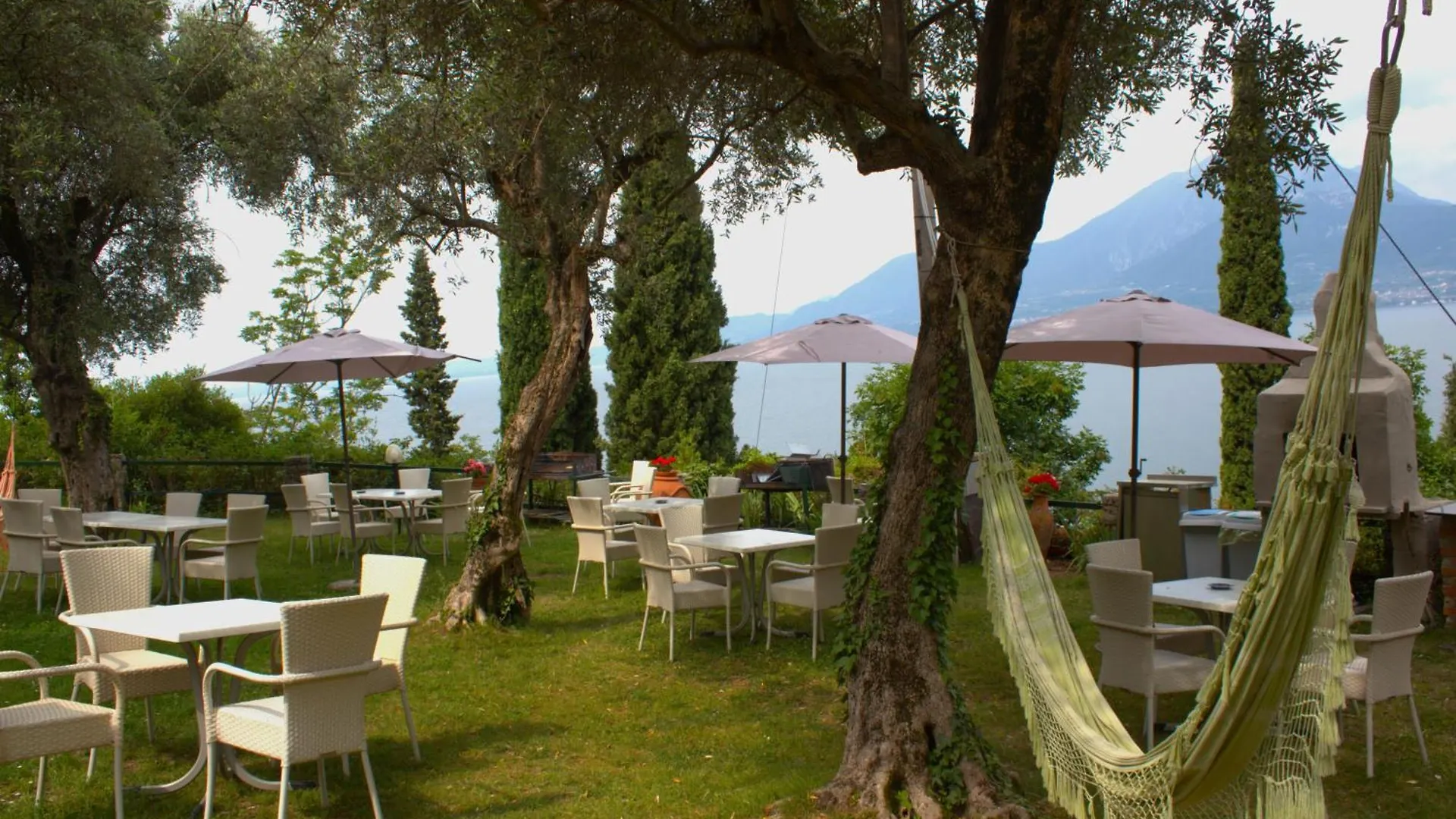 Wonderful Lake View Apartments With Pool With Breakfast Gardasee Torri Del Benaco