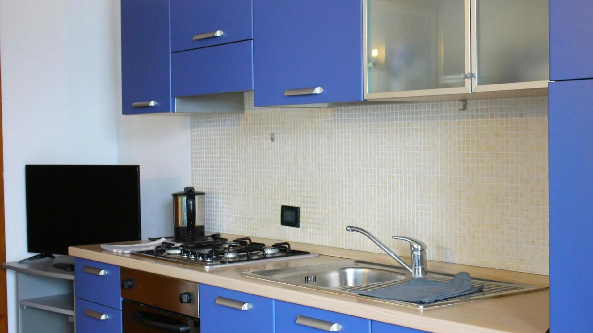 Wonderful Lake View Apartments With Pool With Breakfast Gardasee Torri Del Benaco Italy