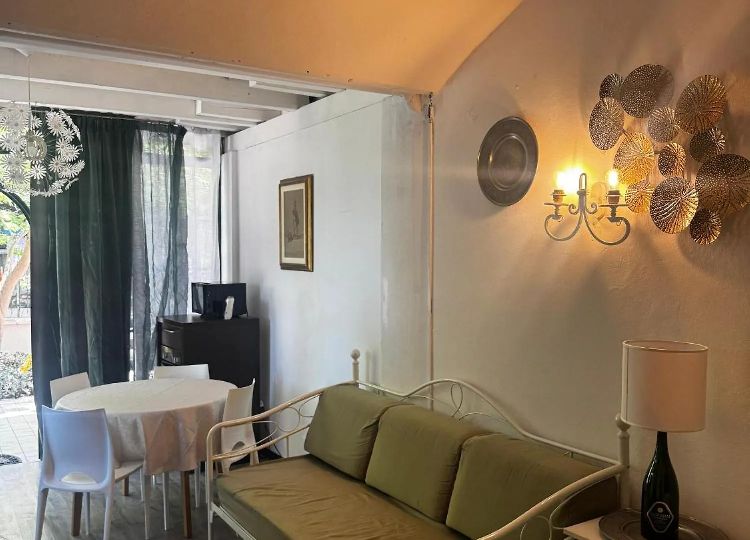 Wonderful Lake View Apartments With Pool With Breakfast Gardasee Torri Del Benaco