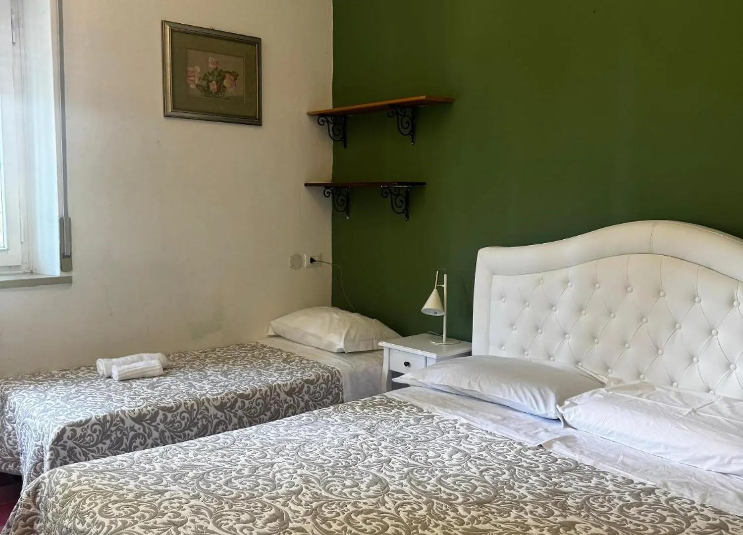 Wonderful Lake View Apartments With Pool With Breakfast Gardasee Torri Del Benaco 0*,  Italy