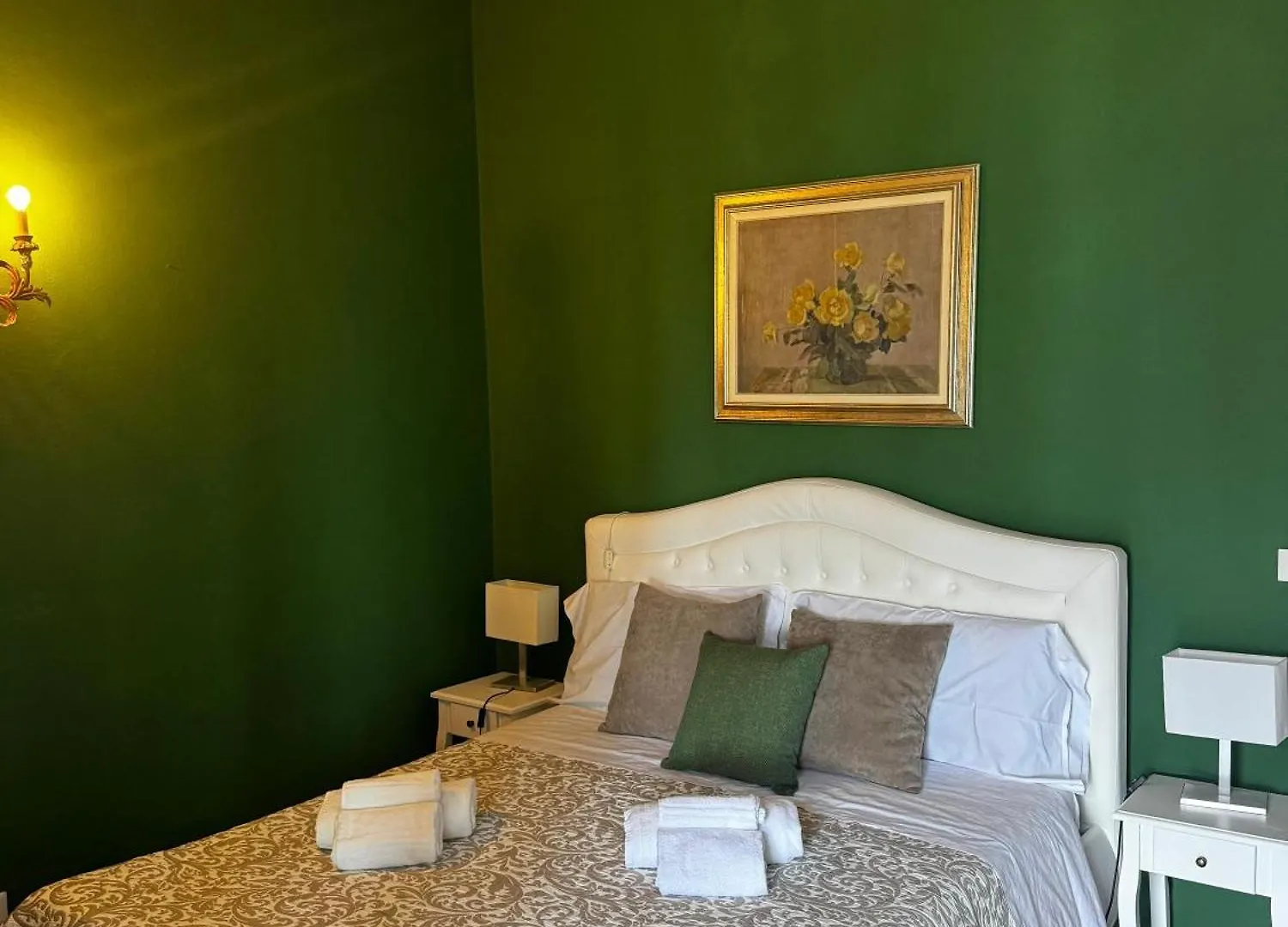 Wonderful Lake View Apartments With Pool With Breakfast Gardasee Torri Del Benaco