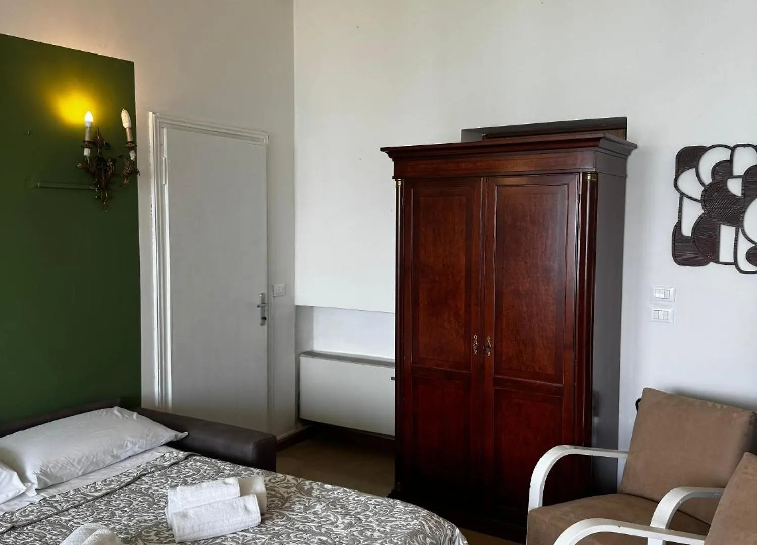 Wonderful Lake View Apartments With Pool With Breakfast Gardasee Torri Del Benaco